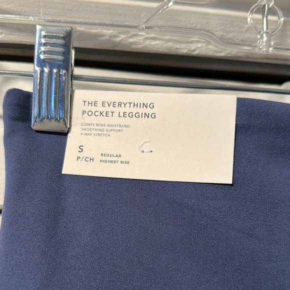 NWT American Eagle Outfitters Navy Leggings - Picture 4 of 4